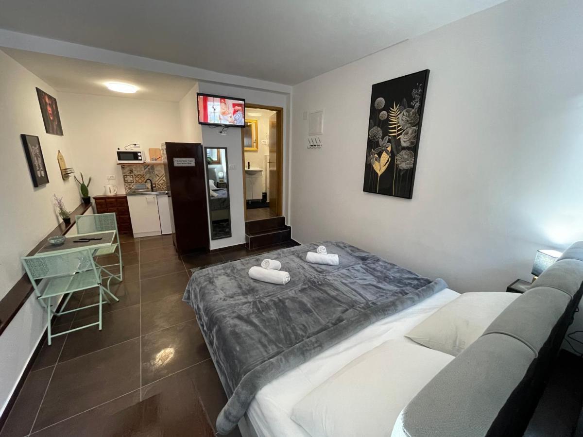 Tequila Apartments (Adults Only) Zadar Exteriör bild
