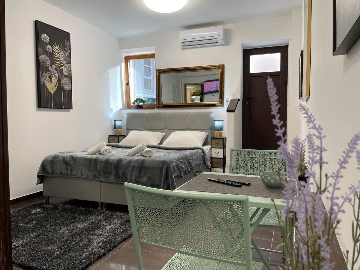 Tequila Apartments (Adults Only) Zadar Exteriör bild